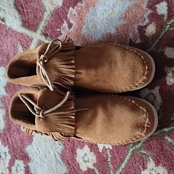New MINNETONKA Chesnut Tan Moccasins 8 - Picture 3 of 7